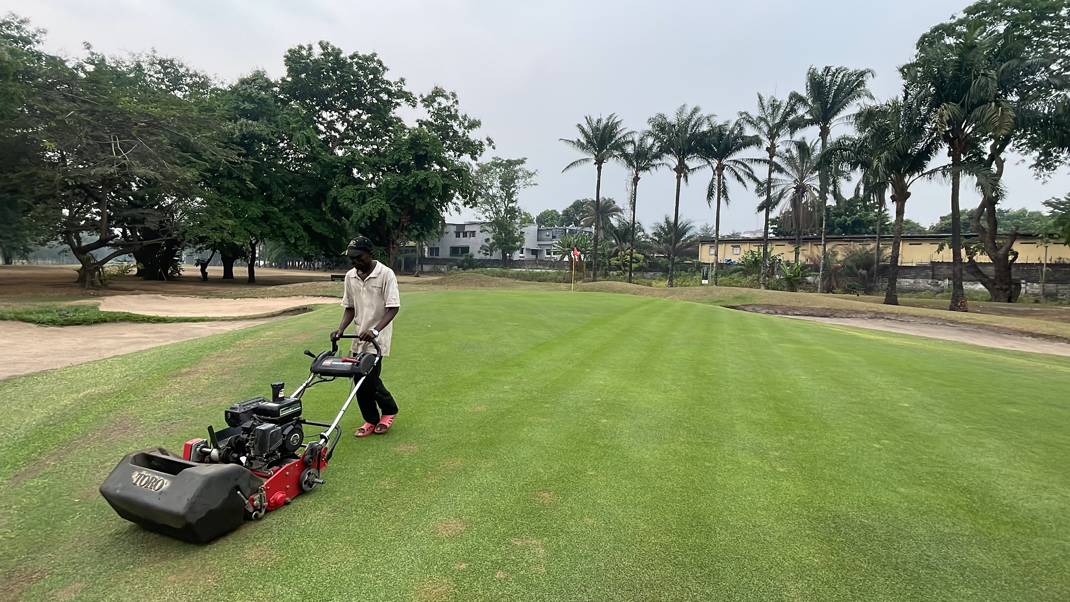 Congo Golf Course Golf courses – photographs – Emilio in Congo (DRC)